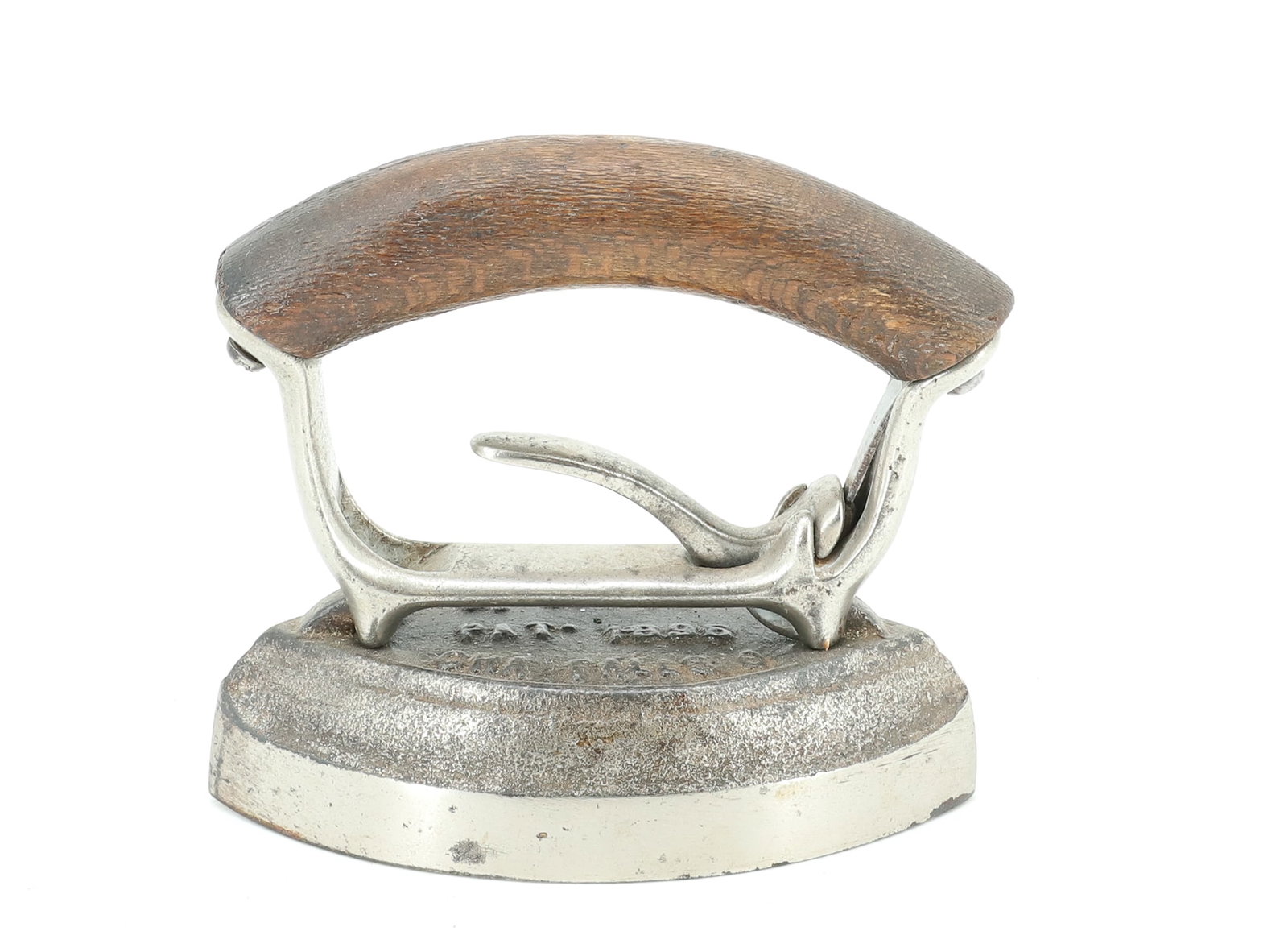 SMALL DOUBLE-POINT DETACHABLE HANDLE IRON: C.H. OBER. CHAGRIN FALLS, PAT. 1895. 4" L. PLEASE READ CAREFULLY - ITEMS MUST BE PAID FOR THROUGH LIVE AUCTIONEERS OR WITH CASH OR CHECK IN PERSON - Terms for Purchasing and Shipping of Auction Items.