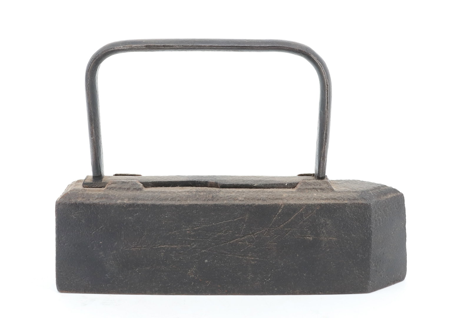 HANDWROUGHT TAILOR IRON: NARROW BODY WITH REMOVABLE HANDLE. BLACK PAINTED SURFACE. 19TH C. 10 1/2" L. PLEASE READ CAREFULLY - ITEMS MUST BE PAID FOR THROUGH LIVE AUCTIONEERS OR WITH CASH OR CHECK IN PERSON - Terms for Purchas