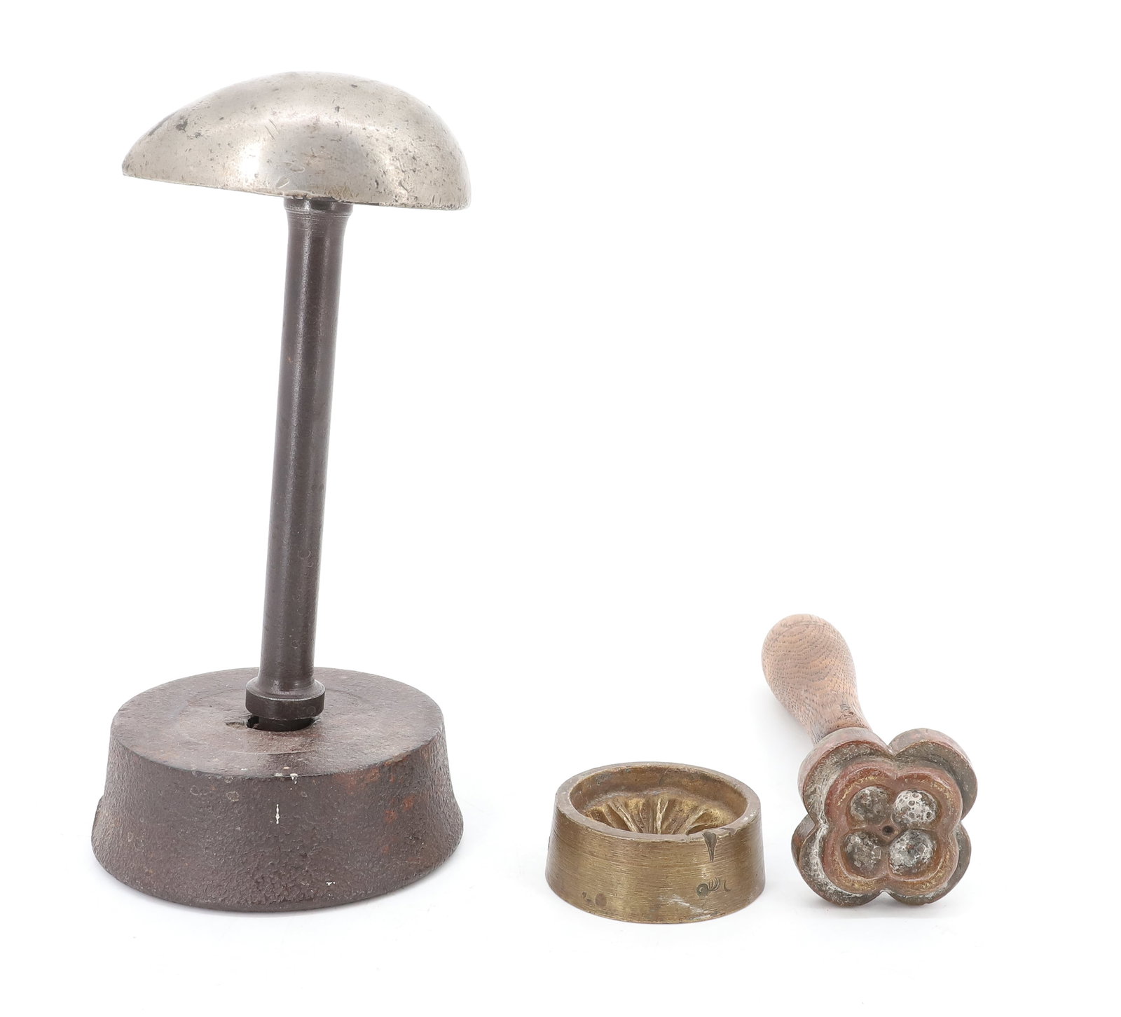EGG IRON AND FLOWER IRON LOT: EGG IRON WITH ROUND, SOLID METAL BASE AND SILVER PAINTED TOP. FLOWER IRON WITH MISMATCHED BASE AND TOP. 8 1/2" H. PLEASE READ CAREFULLY - ITEMS MUST BE PAID FOR THROUGH LIVE AUCTIONEERS OR WITH CASH O