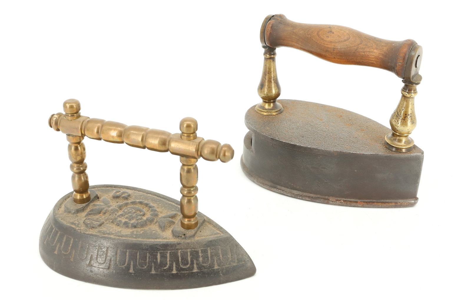 (2) TEARDROP SHAPE SAD IRONS (1 of 3)