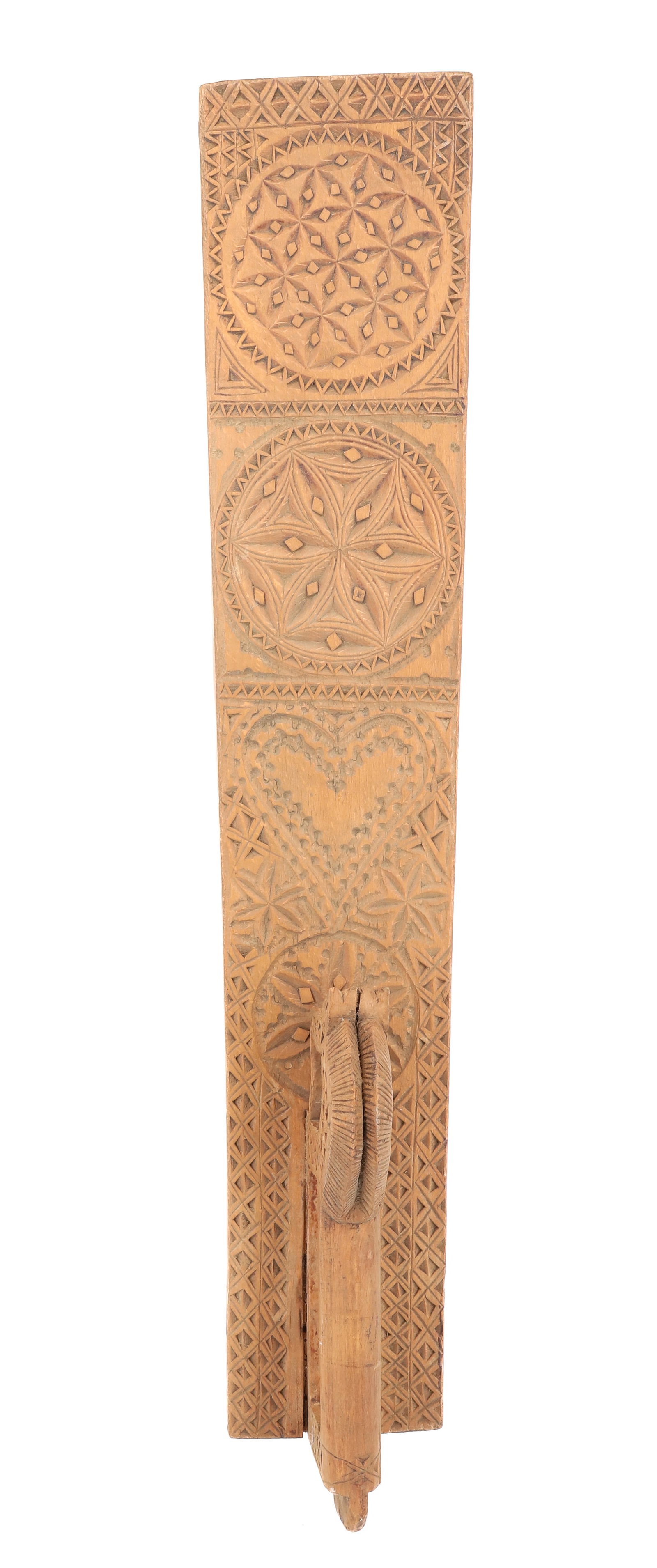 19TH C. CARVED EUROPEAN MANGLE BOARD: GEOMETRIC DESIGN WITH HEART. CARVED DOUBLE HORSE HANDLE. IN ORIGINAL FINISH. 25" L. PLEASE READ CAREFULLY - ITEMS MUST BE PAID FOR THROUGH LIVE AUCTIONEERS OR WITH CASH OR CHECK IN PERSON - Terms for