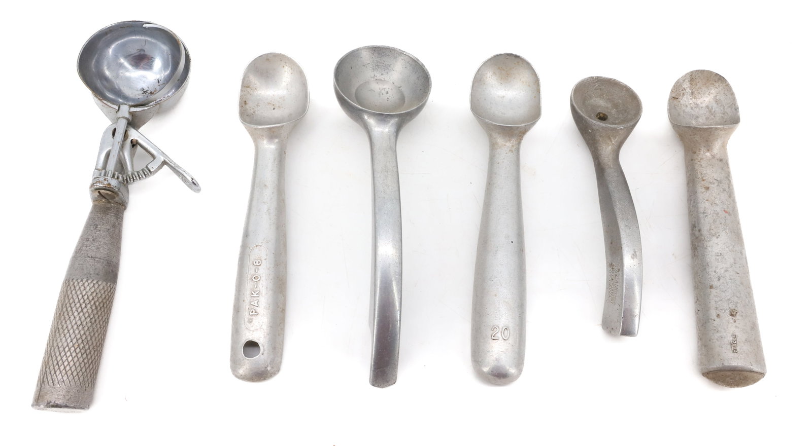 LOT OF VINTAGE ALUMINUM ICE CREAM DIPPERS (1 of 2)