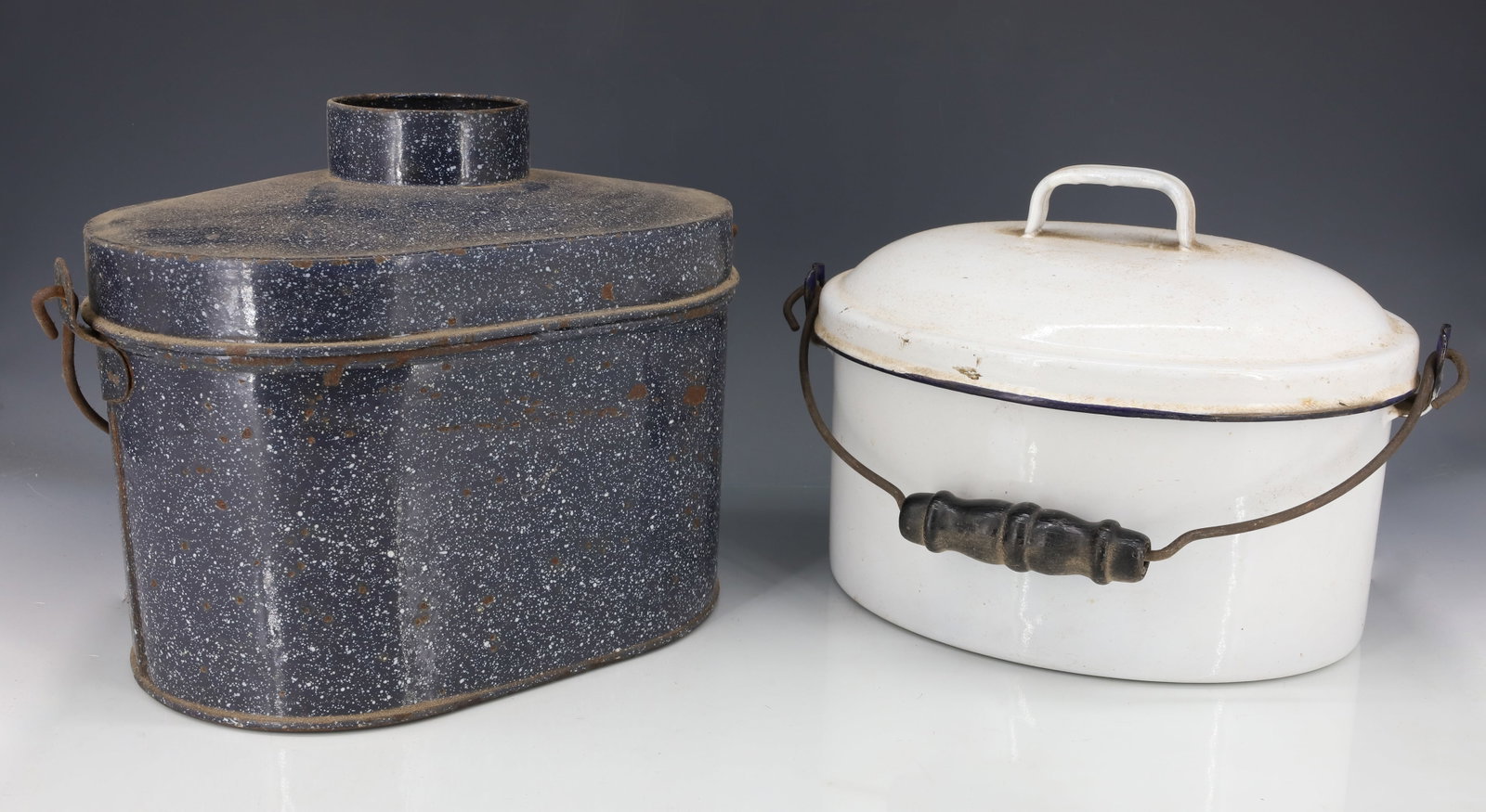 (2) AGATE WARE LUNCH PAILS (1 of 7)
