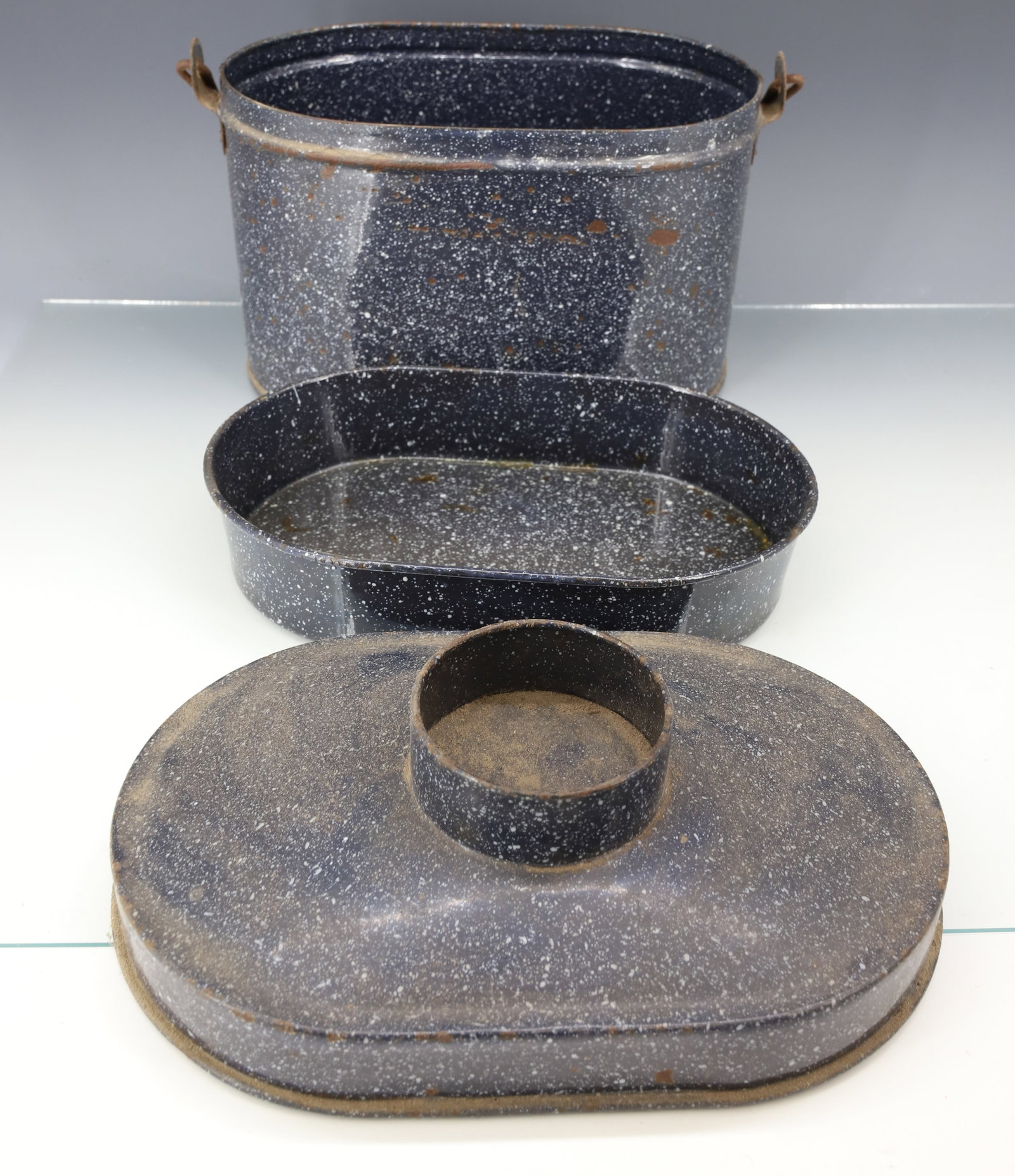 (2) AGATE WARE LUNCH PAILS - 2