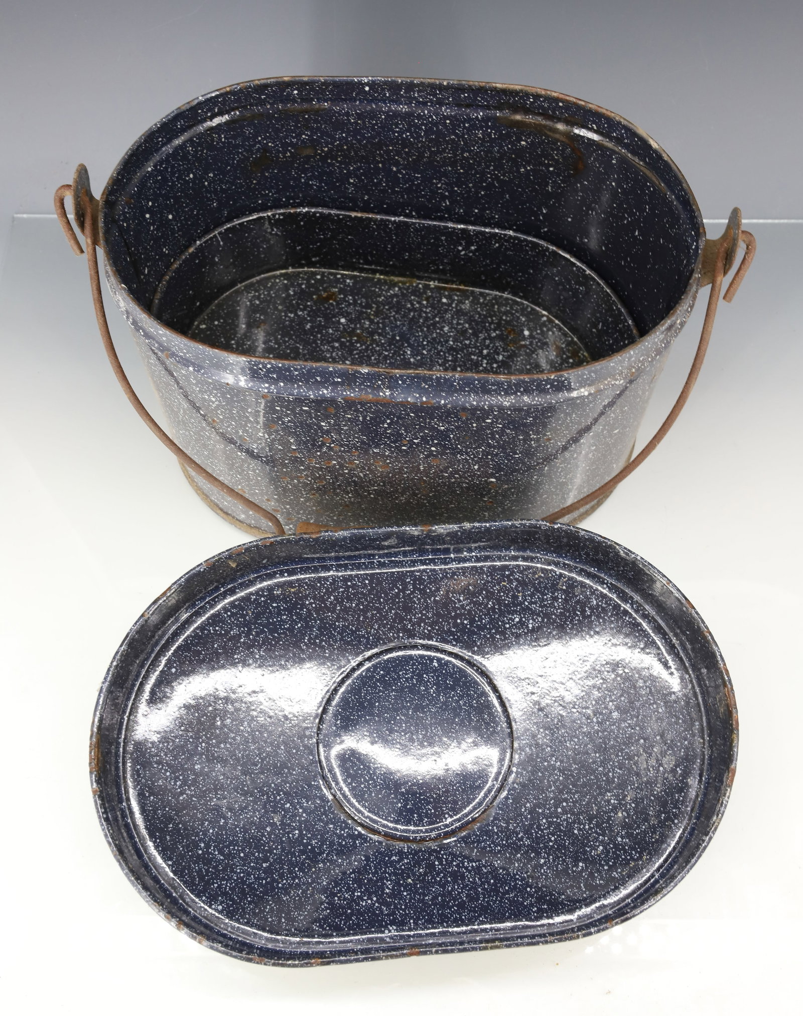 (2) AGATE WARE LUNCH PAILS - 3