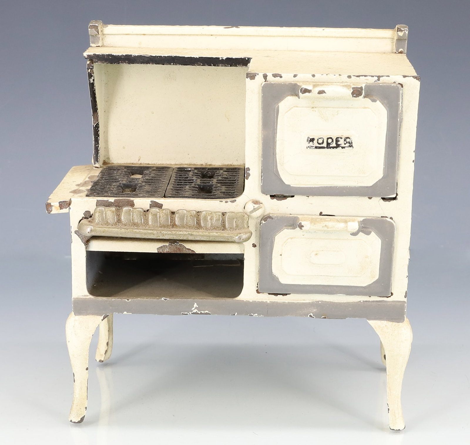 PAINTED CAST IRON MINIATURE STOVE (1 of 5)