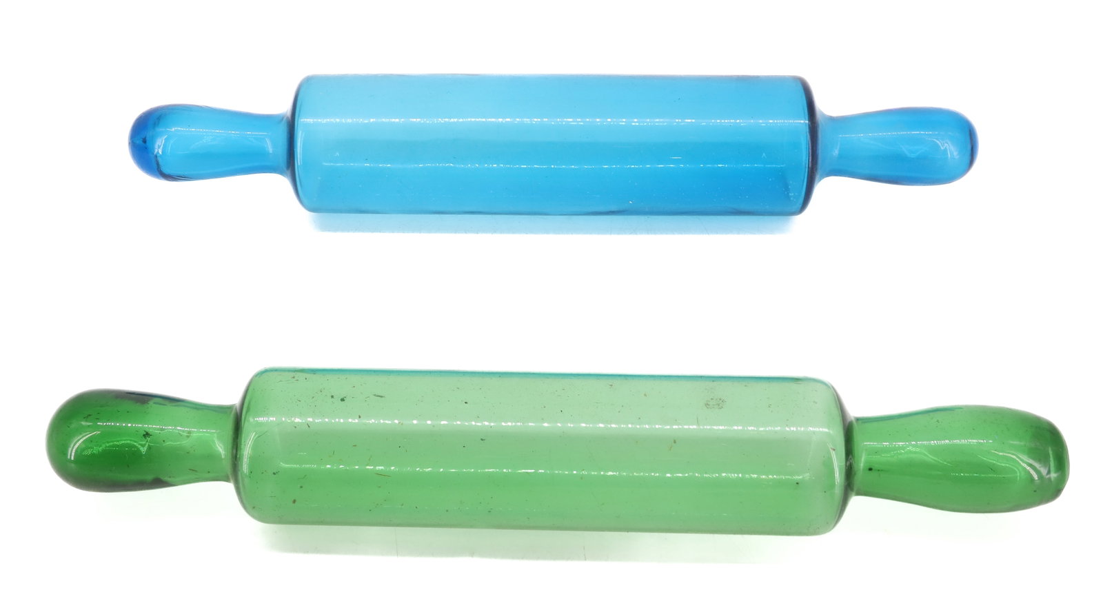 (2) BLOWN GLASS ROLLING PINS: GREEN EXAMPLE WITH OPEN END 14 1/4" AND BLUE EXAMPLE 15" PLEASE READ CAREFULLY - ITEMS MUST BE PAID FOR THROUGH LIVE AUCTIONEERS OR WITH CASH OR CHECK IN PERSON - Terms for Purchasing and Shipping of