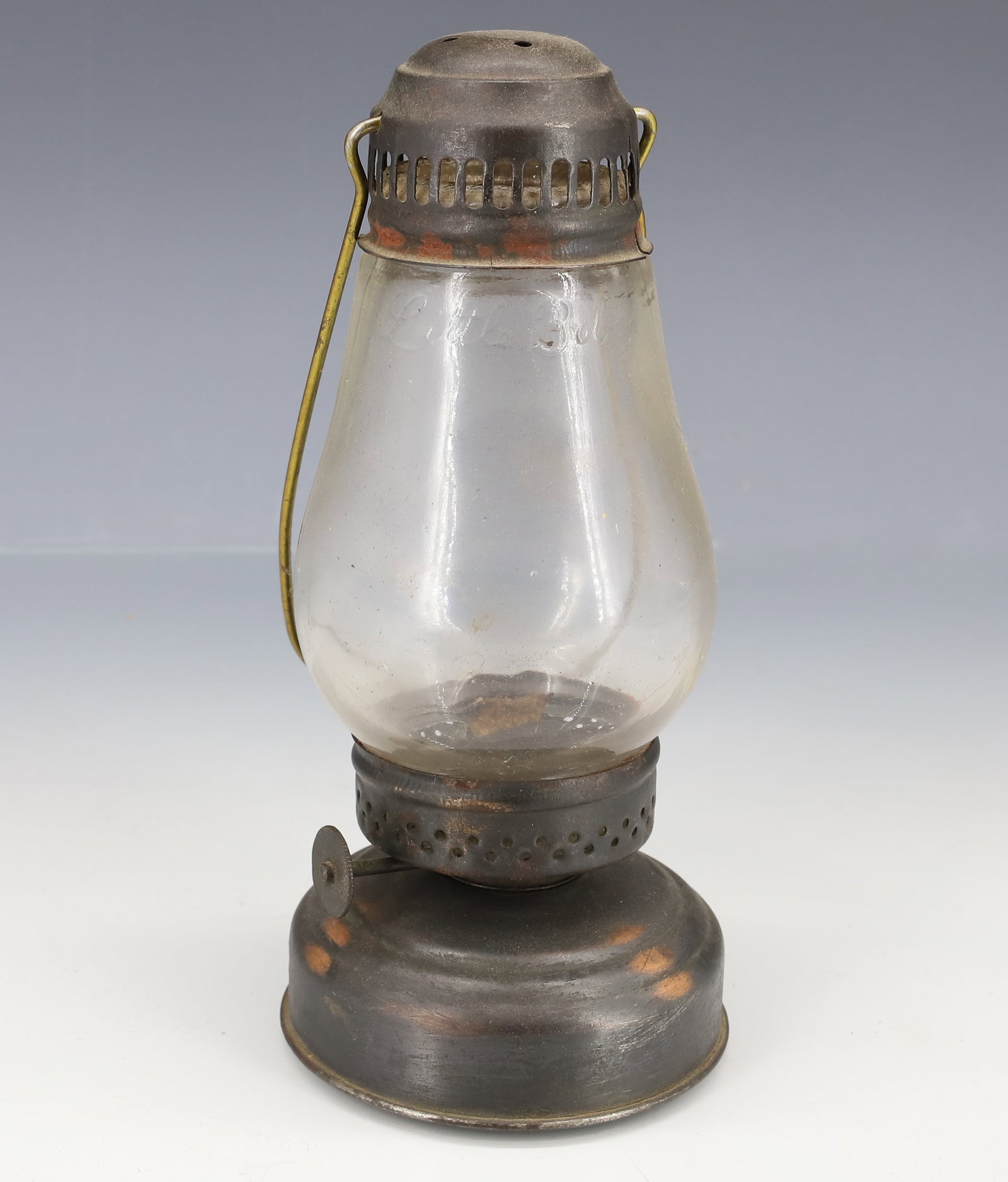 "LITTLE BOB'S" SKATER LANTERN (1 of 4)