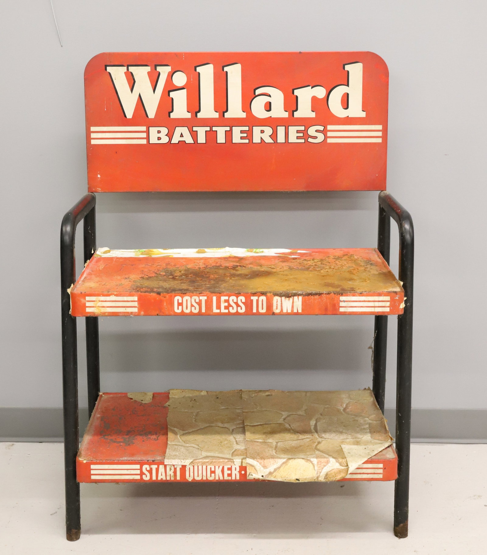 WILLARD BATTERIES DISPLAY STAND (1 of 3)