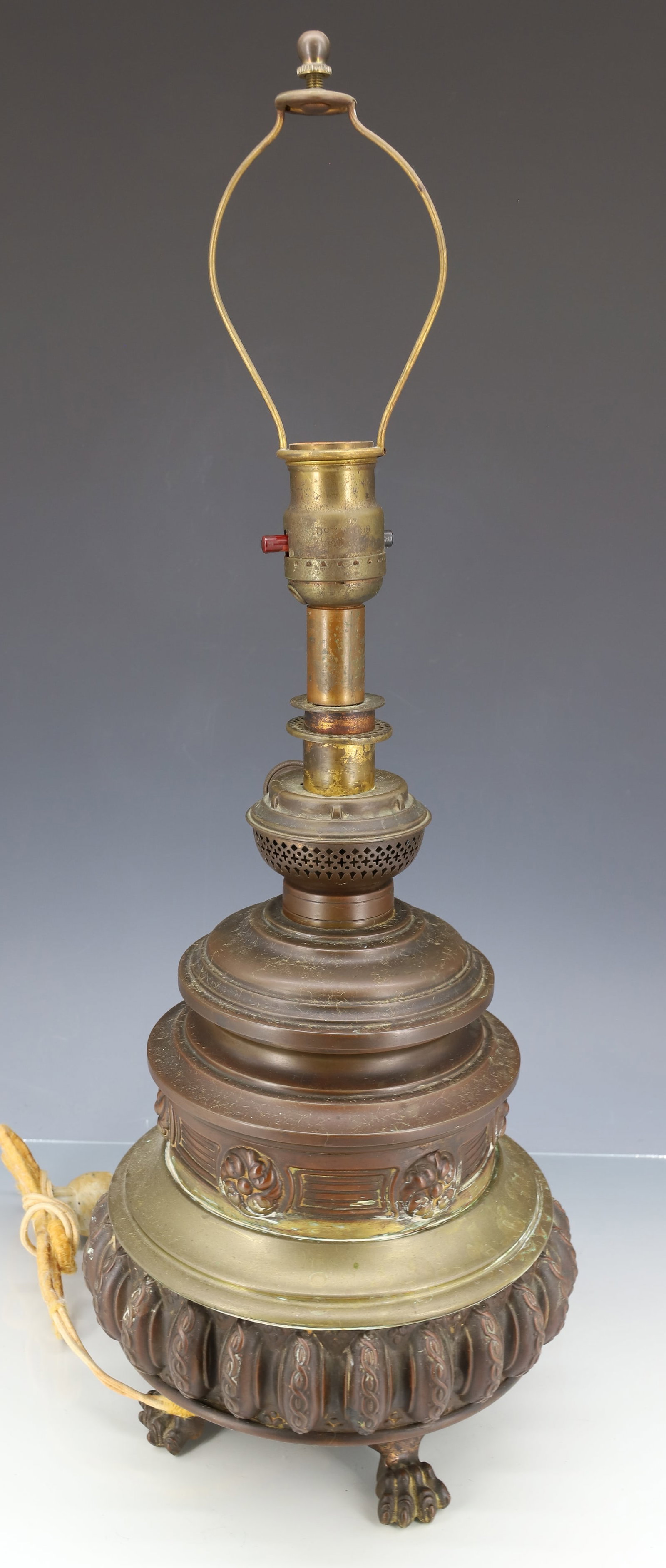 BRASS TABLE LAMP - 4