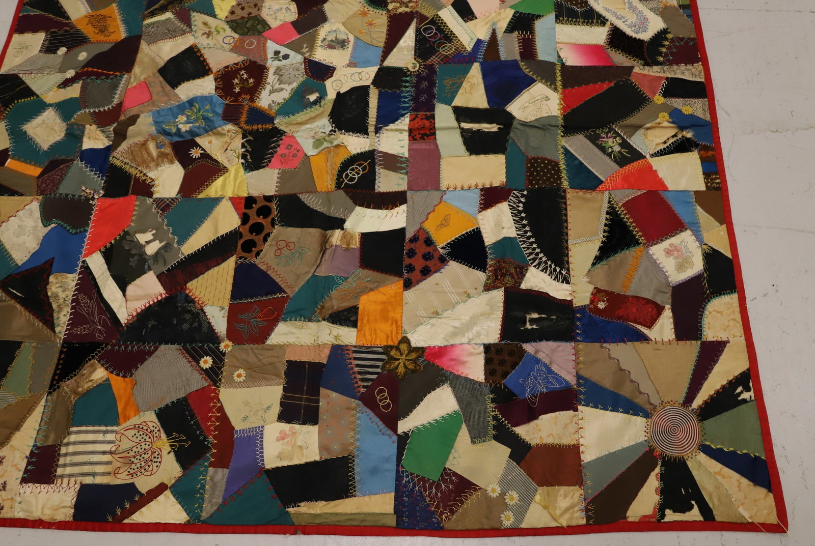VICTORIAN PATCHWORK QUILT - 5