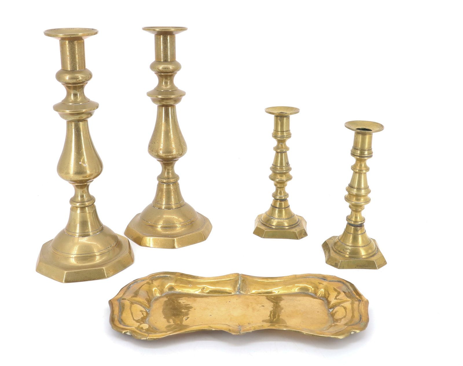 LOT OF ANTIQUE PUSH-UP BRASS CANDLESTICKS (1 of 3)