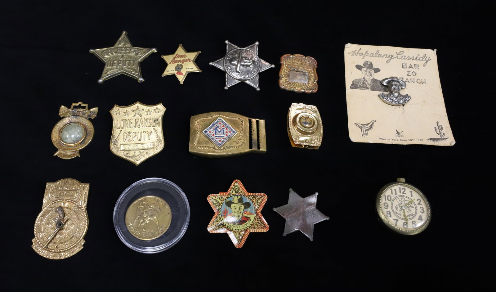 LOT OF VINTAGE BADGES AND NOVELTIES (1 of 6)