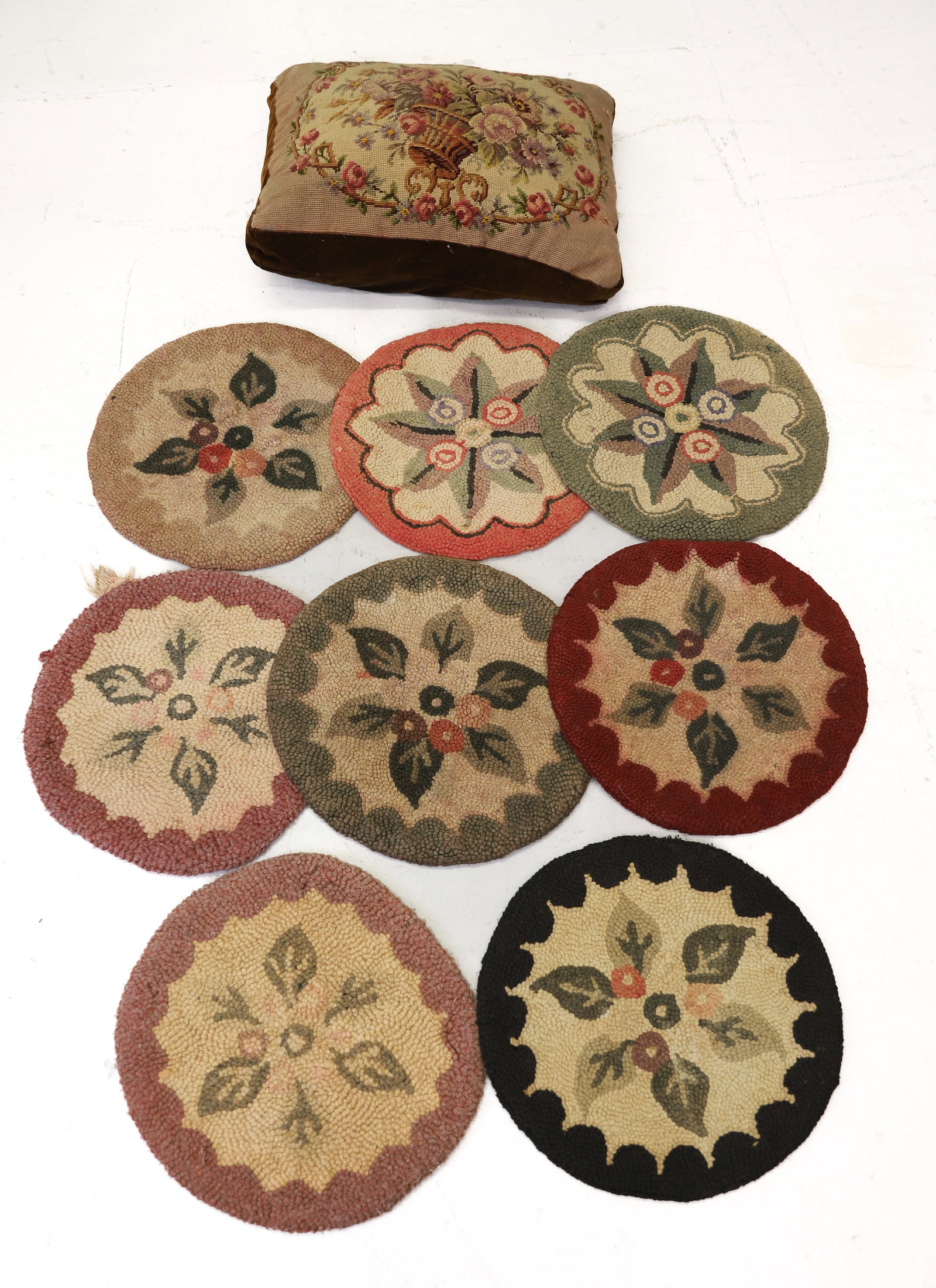 LOT OF (8) HOOKED CHAIR MATS (1 of 5)