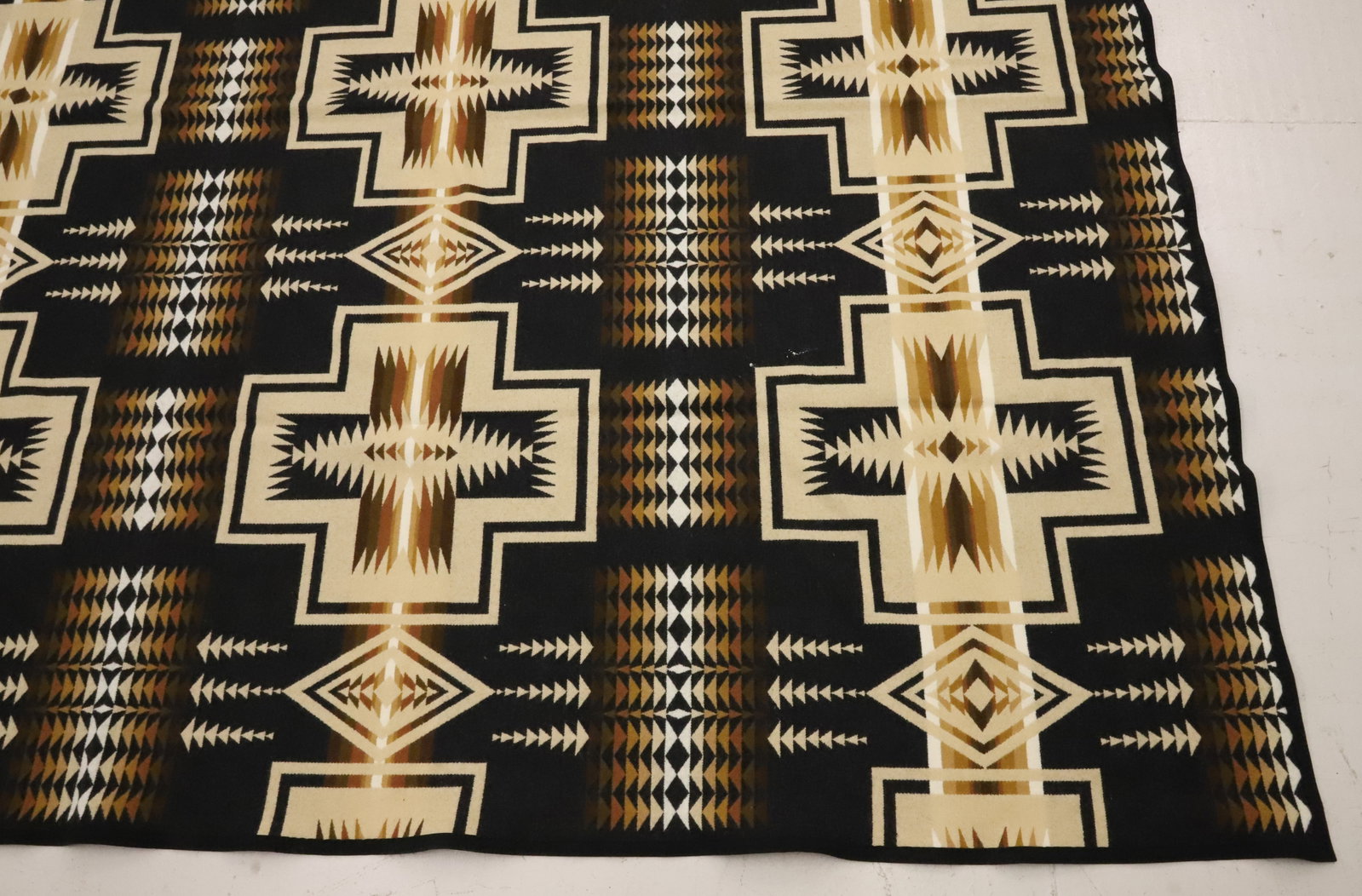 PENDLETON HOME COLLECTION WOOL BLANKET - 4
