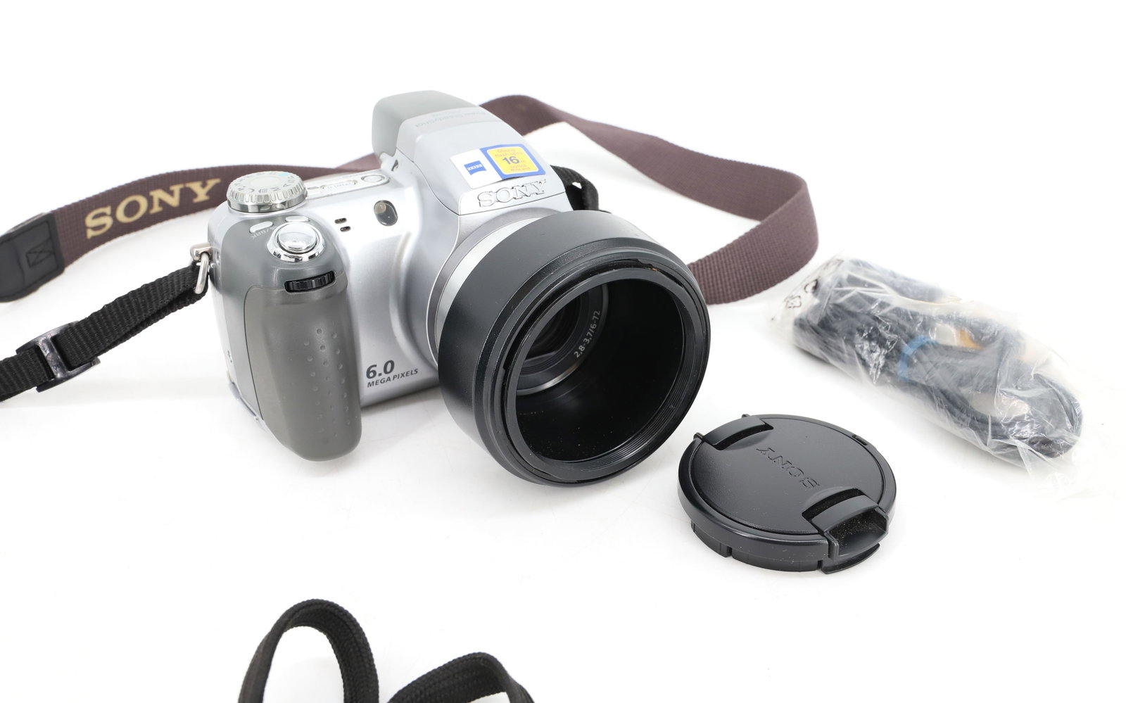 DIGITAL CAMERA LOT - 2