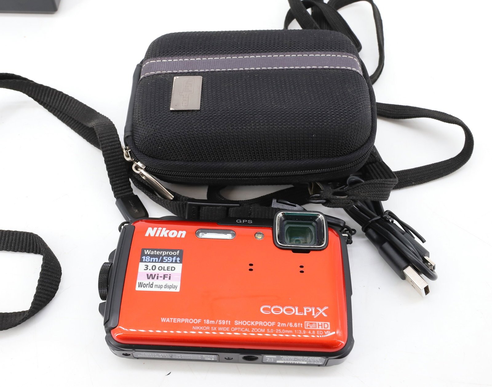 DIGITAL CAMERA LOT - 4