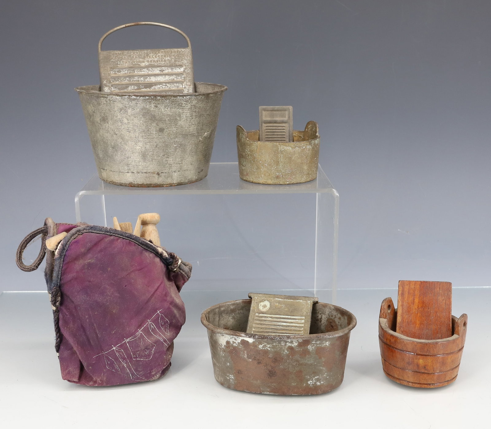 LOT OF MINIATURE / TOY WASHBOARDS / TUBS (1 of 4)