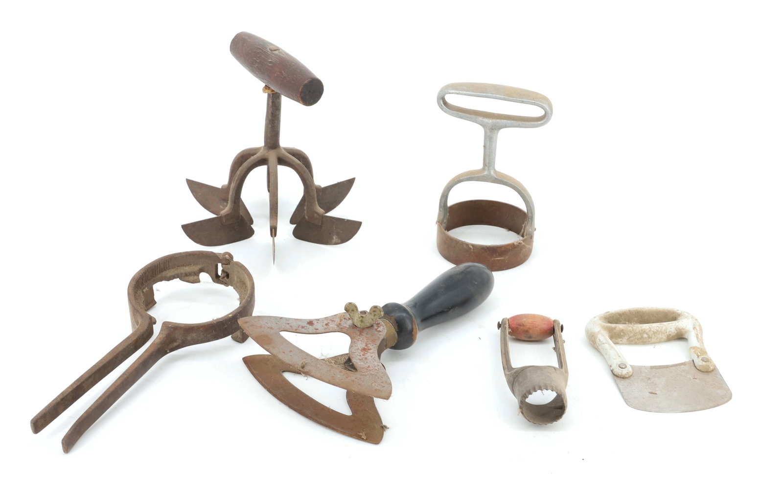 LOT OF KITCHEN CHOPPERS (1 of 3)