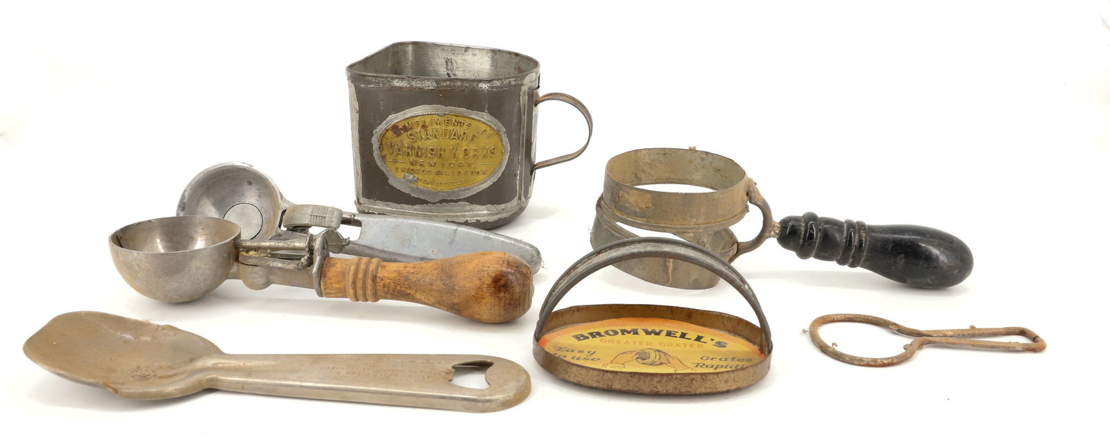 LOT OF VINTAGE KITCHEN ITEMS, ICE CREAM DIPPERS (1 of 7)