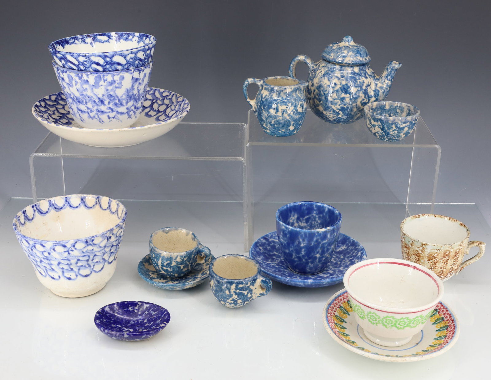 LOT OF SPONGEWARE CUP/SAUCERS/TEA SET (1 of 11)