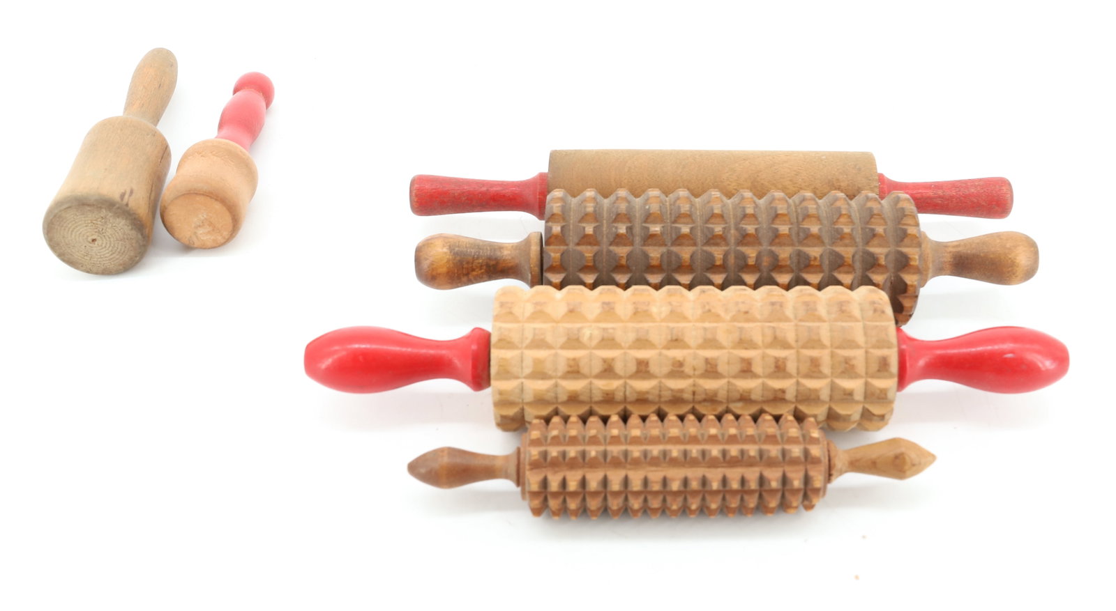 LOT OF MINIATURE ROLLING PINS AND MASHERS: FOUR ROLLING PINS (TWO ARE TEXTURED) 5 1/4" TO 8". WITH, TWO POTATO MASHERS. PLEASE READ CAREFULLY - ITEMS MUST BE PAID FOR THROUGH LIVE AUCTIONEERS OR WITH CASH OR CHECK IN PERSON - Terms for Purchas