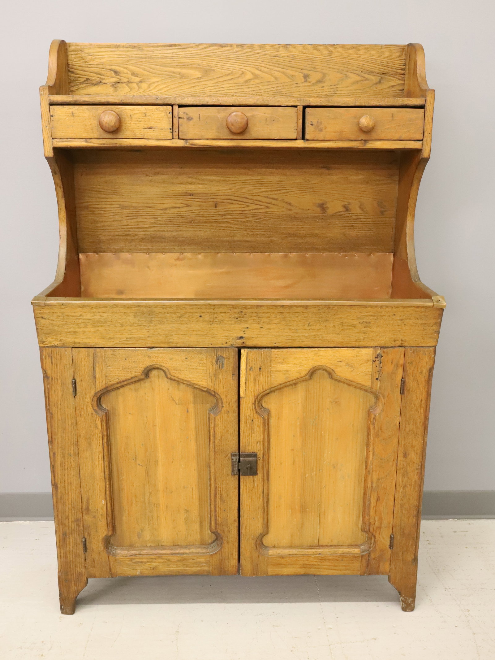 ANTIQUE COUNTRY DRY SINK (1 of 8)