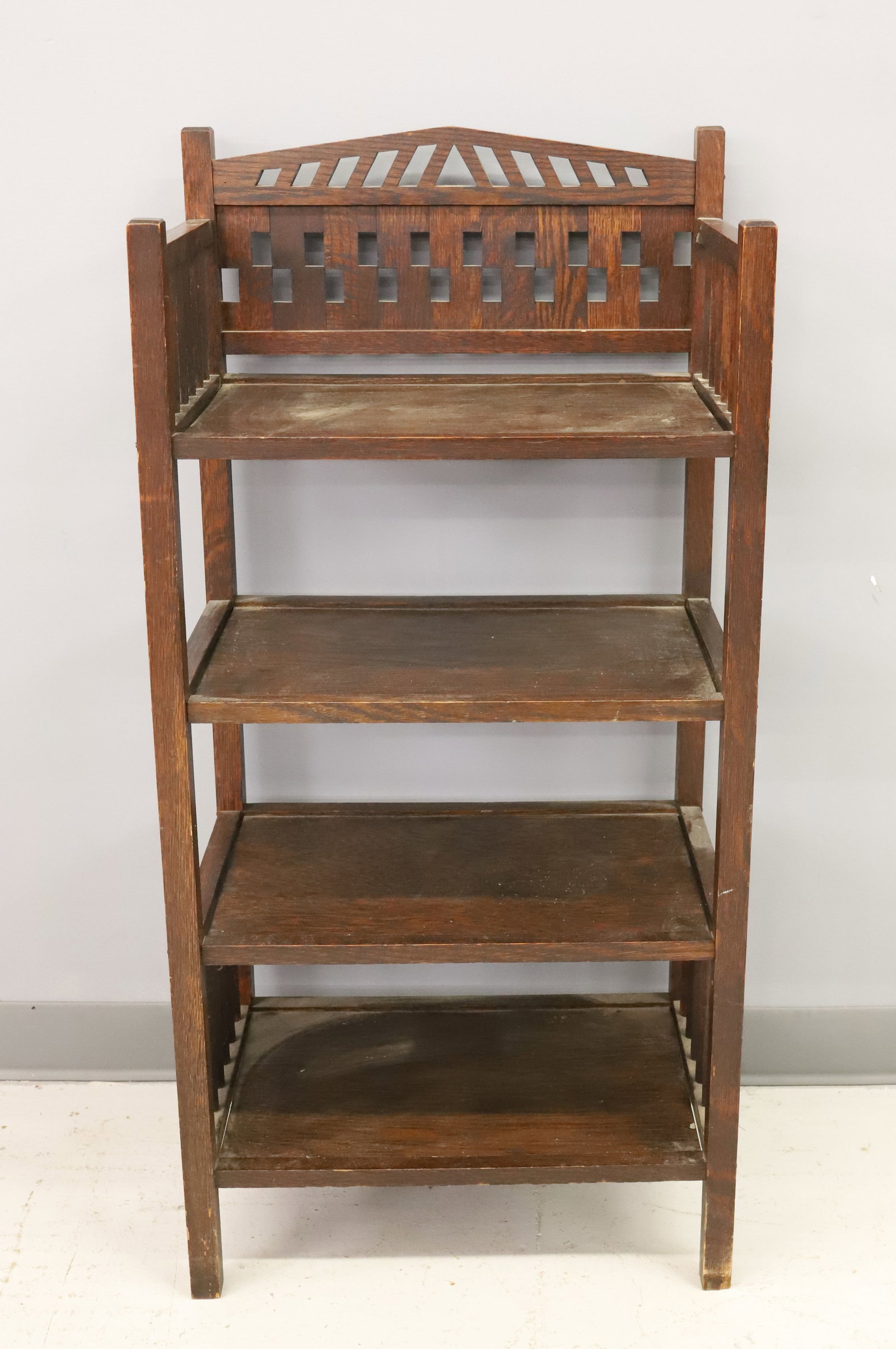ARTS AND CRAFT BOOKSHELF (1 of 5)