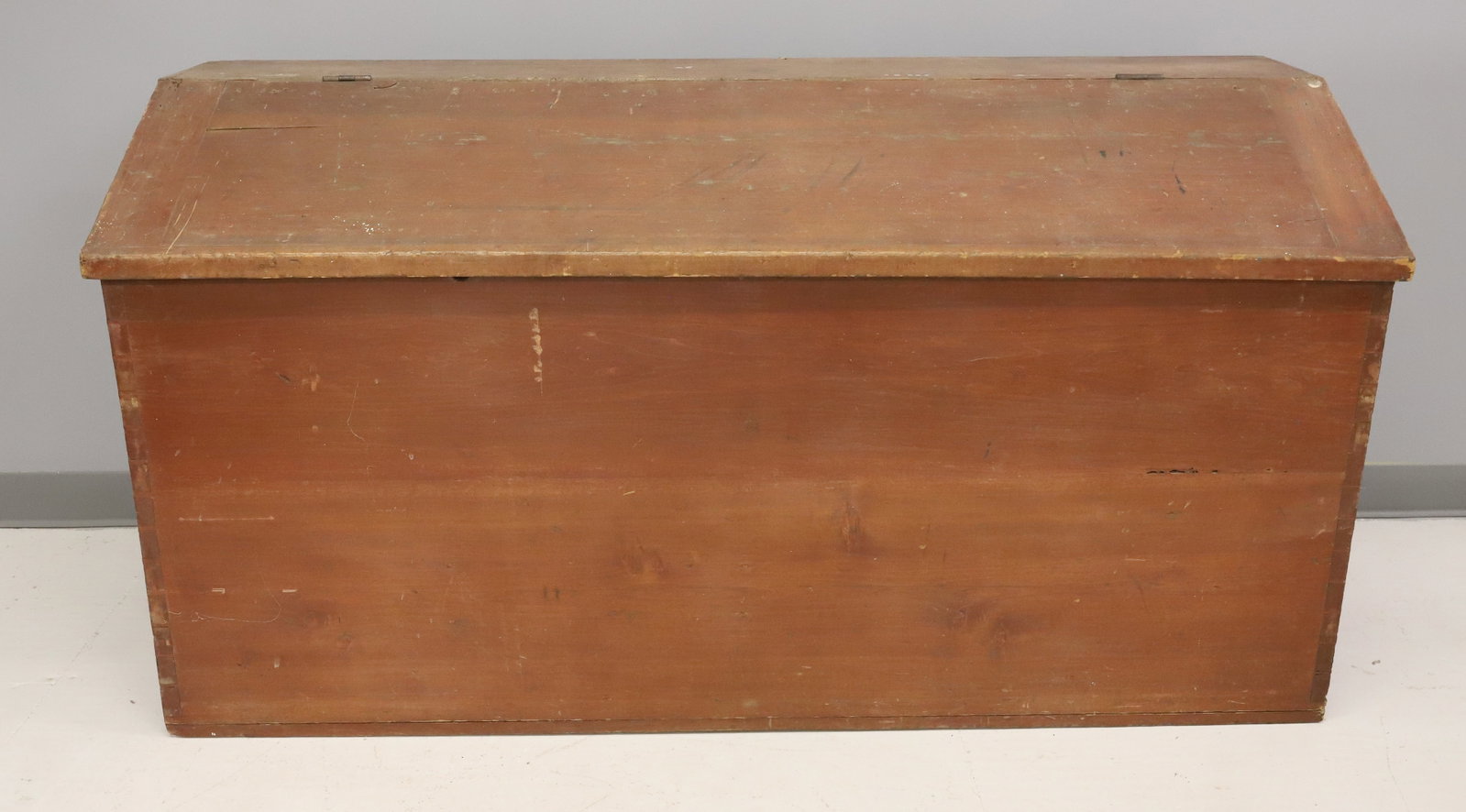 19TH C. DOVETAILED GRAIN BOX (1 of 7)