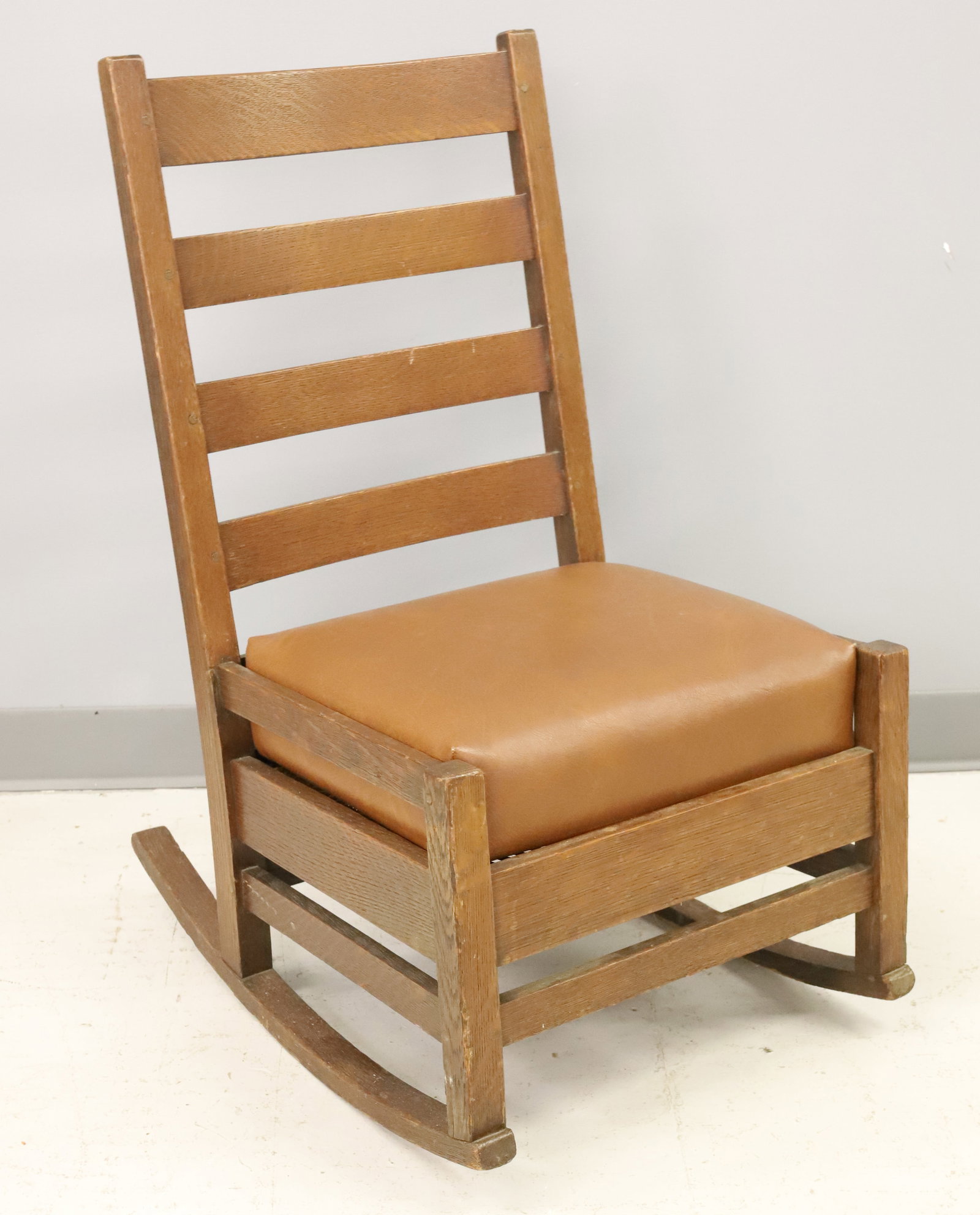 ARTS AND CRAFT ERA ROCKING CHAIR (1 of 7)