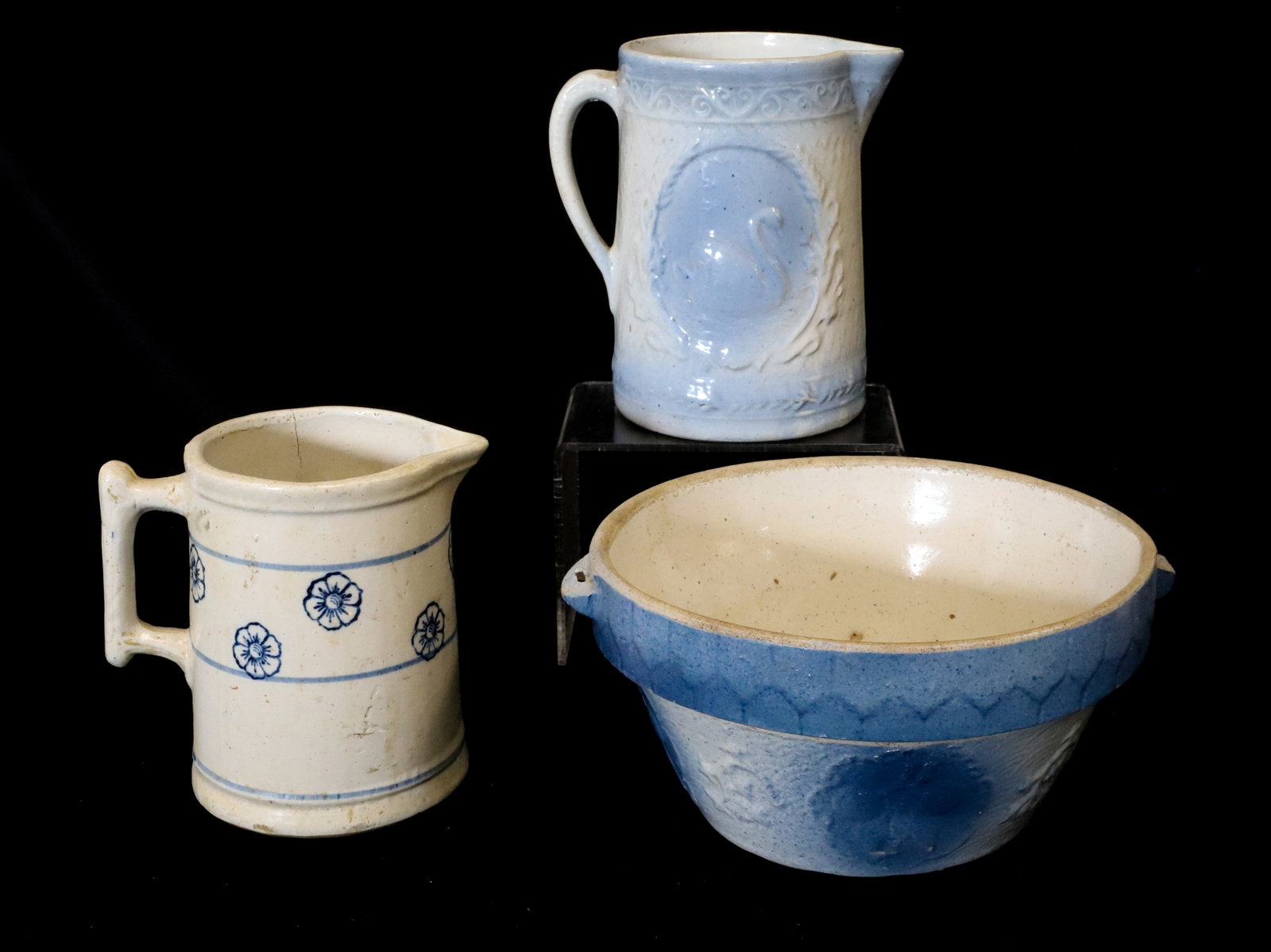 LOT OF BLUE/WHITE STONEWARE PITCHERS, BOWL (1 of 9)