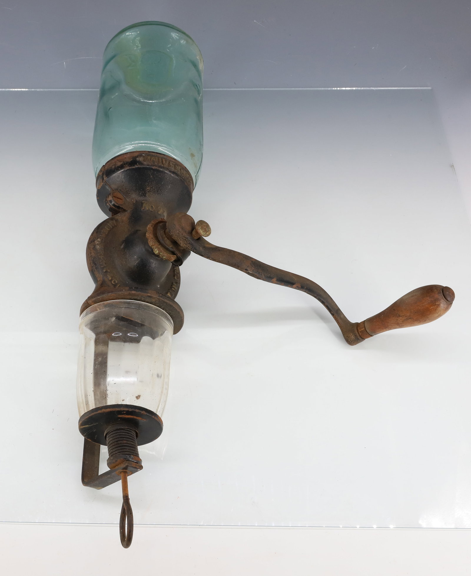 UNIVERSAL NO. 24 COFFEE GRINDER: BLACK PAINTED CAST IRON "LANDERS, FRARY & CLARK, NEW BRITAIN, CONN. U.S.A." AQUA "BALL" JAR REPLACEMENT TOP. TOTAL SIZE 17 1/4" L. PLEASE READ CAREFULLY - ITEMS MUST BE PAID FOR THROUGH LIVE