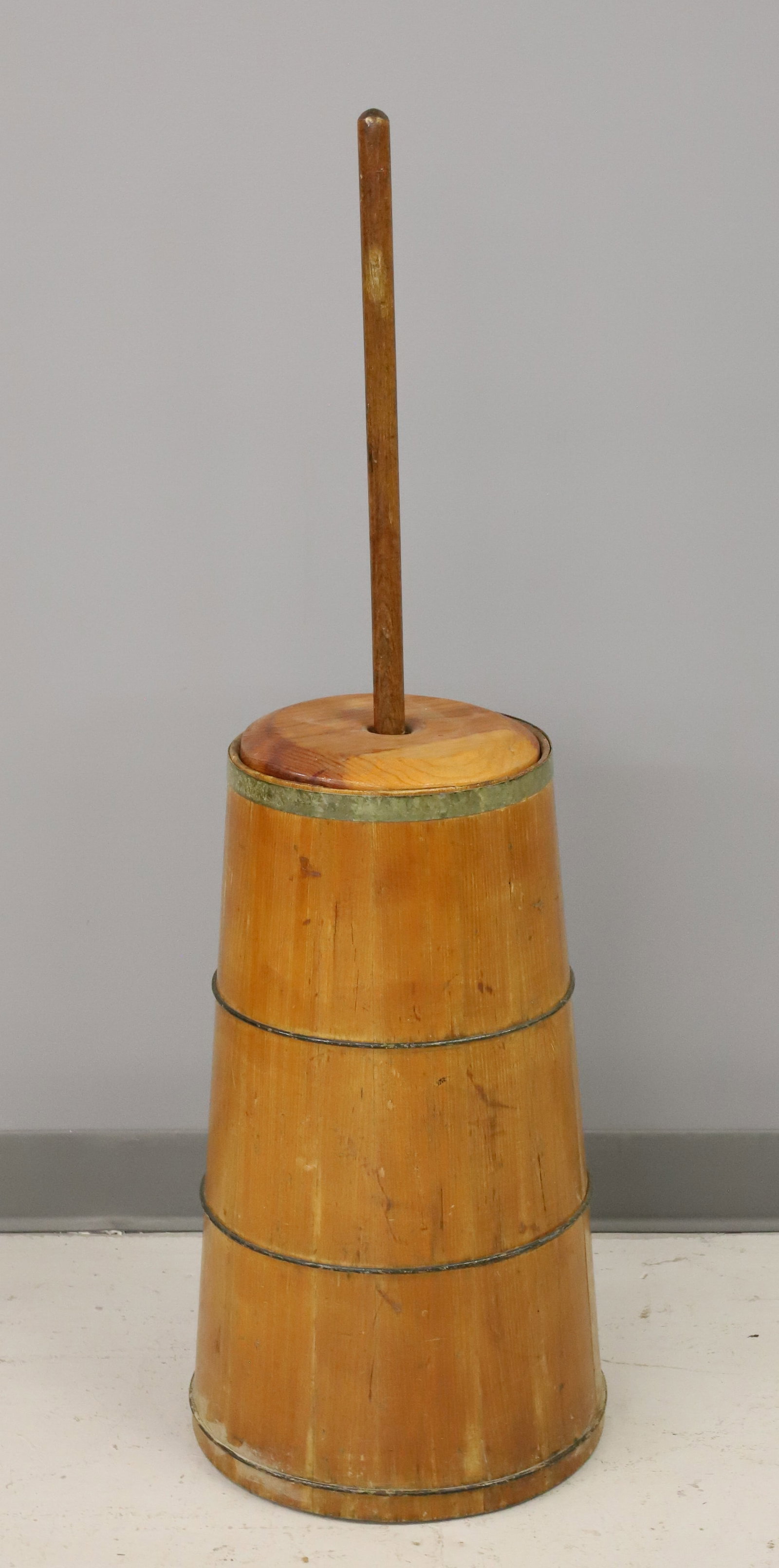 WOODEN COUNTRY BUTTER CHURN (1 of 5)