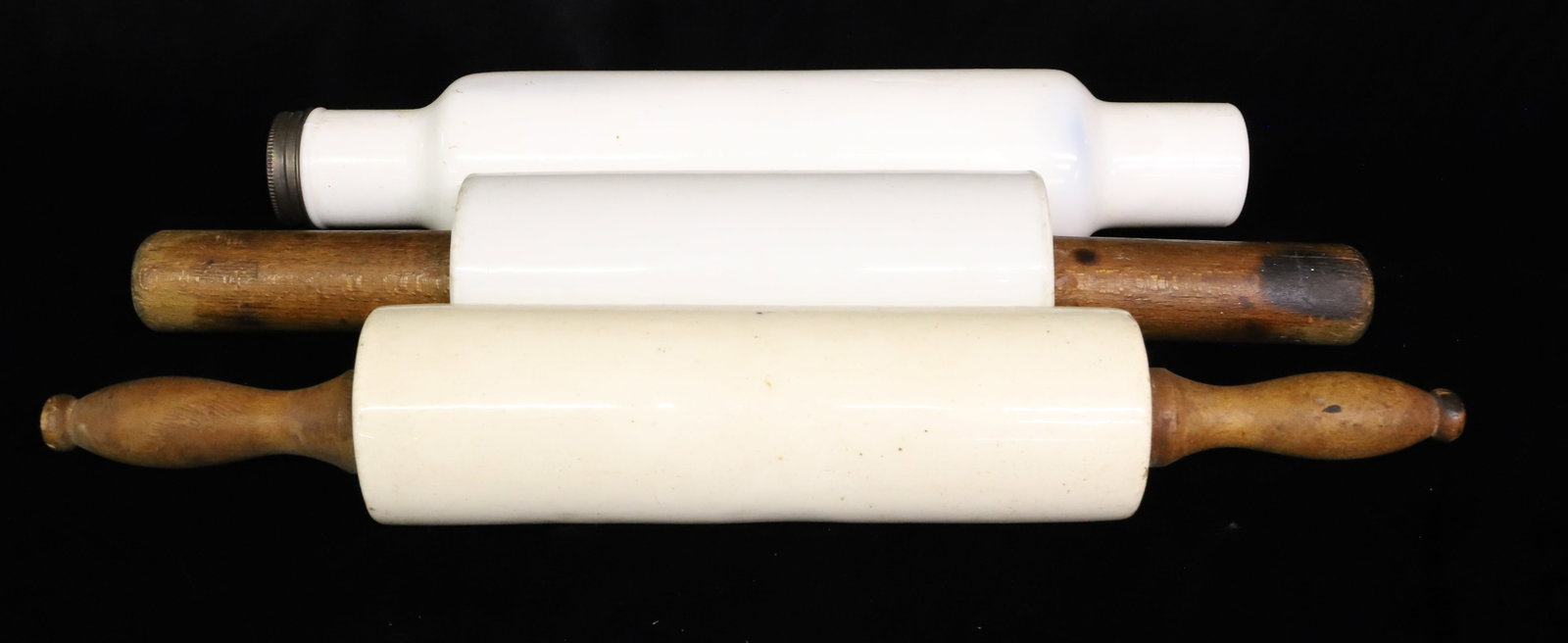 POTTERY AND GLASS ROLLING PINS (1 of 3)