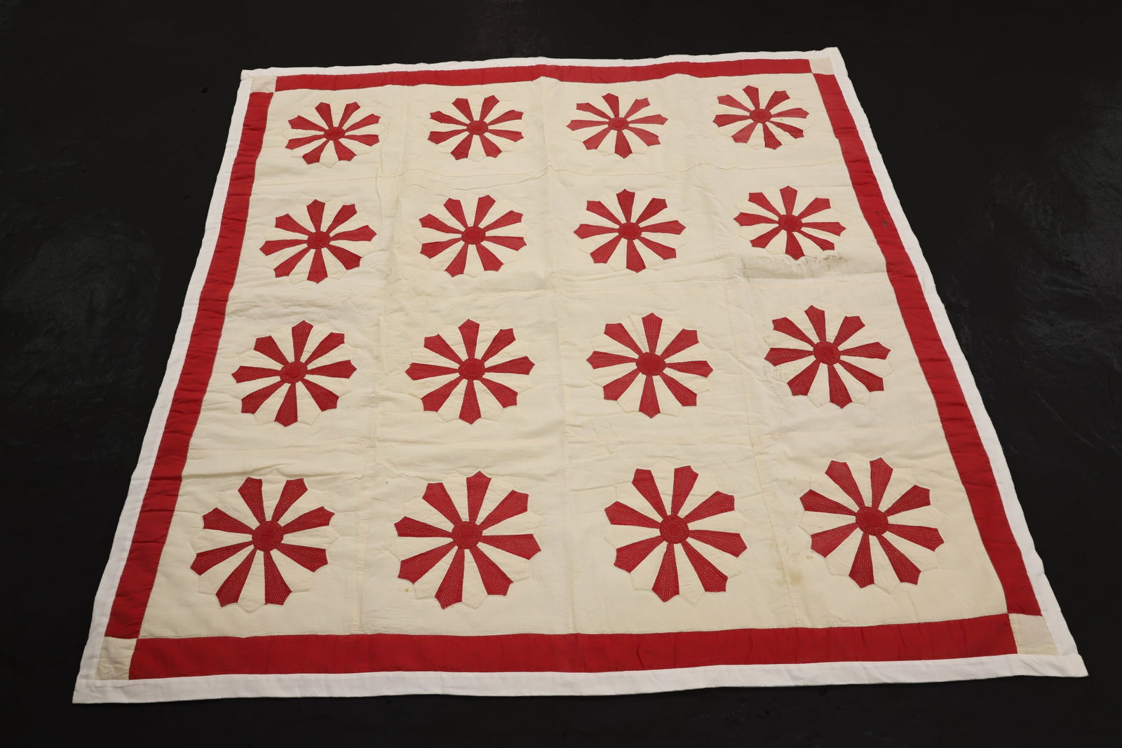 VINTAGE HAND STITCHED QUILT (1 of 7)