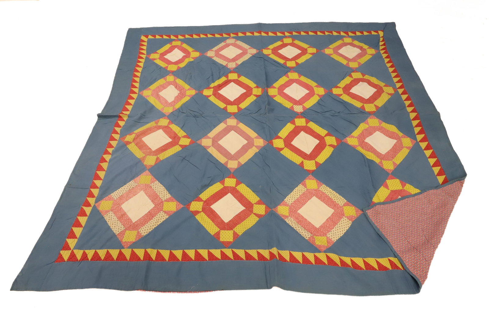 VINTAGE HANDMADE QUILT (1 of 7)