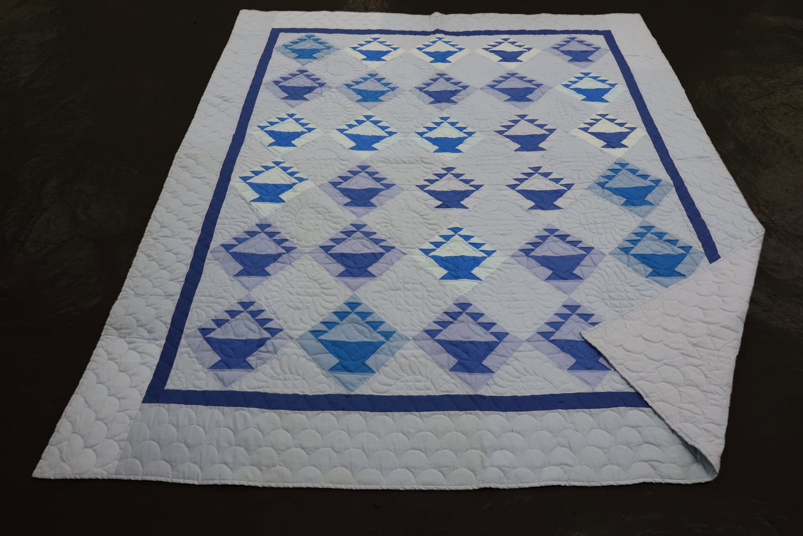 LARGE BASKET QUILT (1 of 4)