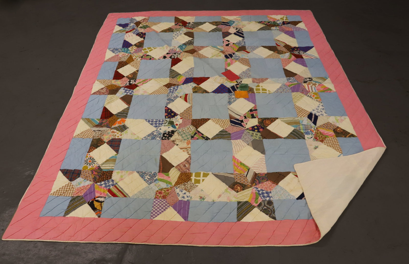 VINTAGE HAND STITCHED QUILT (1 of 10)