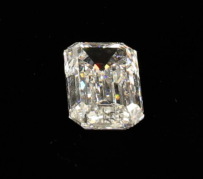(7) CARAT LAB GROWN DIAMOND: EMERALD CUT (7) CARAT DIAMOND # 104112-012 EM H VS2 (7.03) CT WITH DOCUMENTS PLEASE READ CAREFULLY - ITEMS MUST BE PAID FOR THROUGH LIVE AUCTIONEERS OR WITH CASH OR CHECK IN PERSON - Terms for Purchas