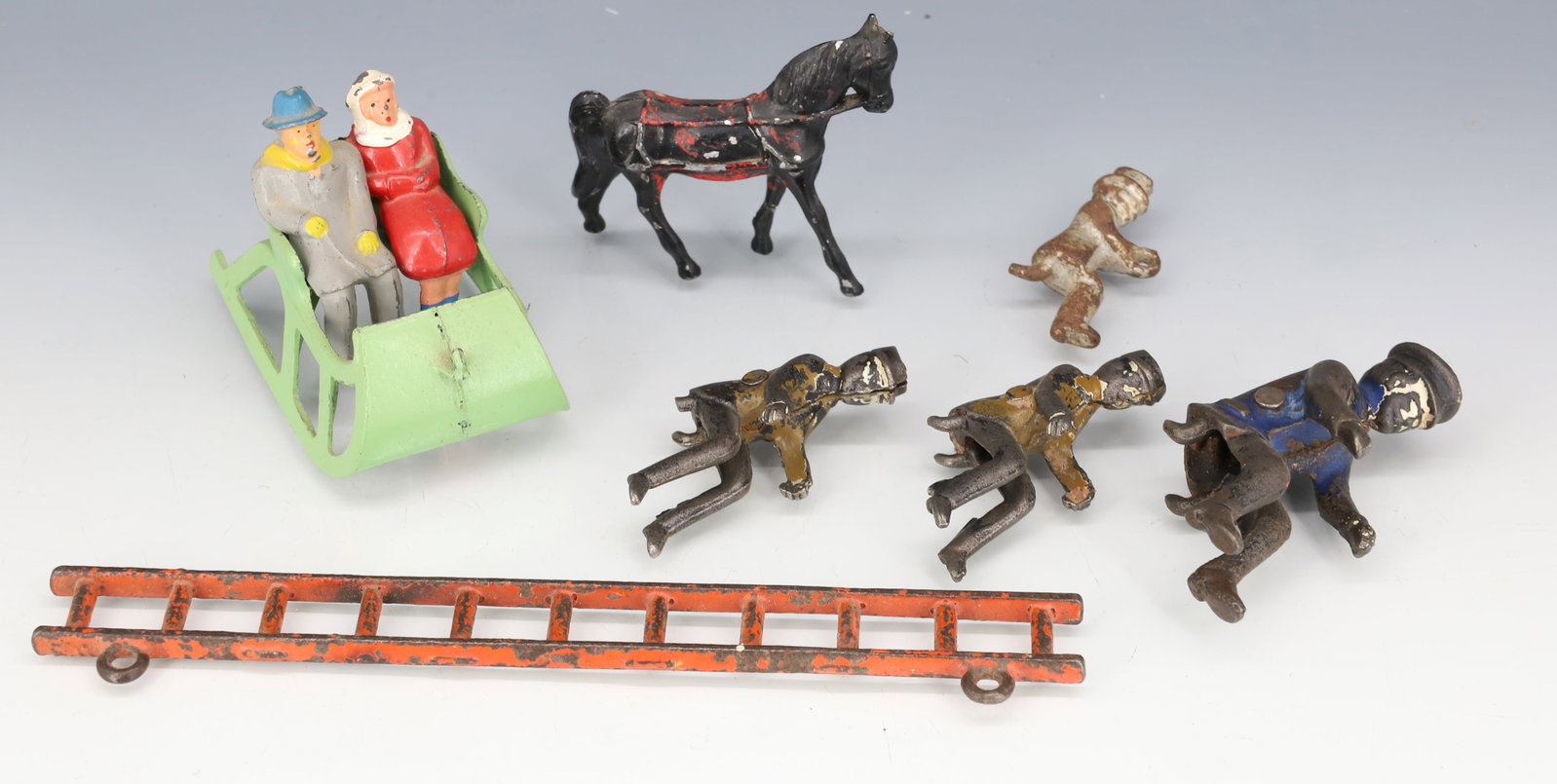 LOT OF CAST IRON / METAL TOYS (1 of 4)