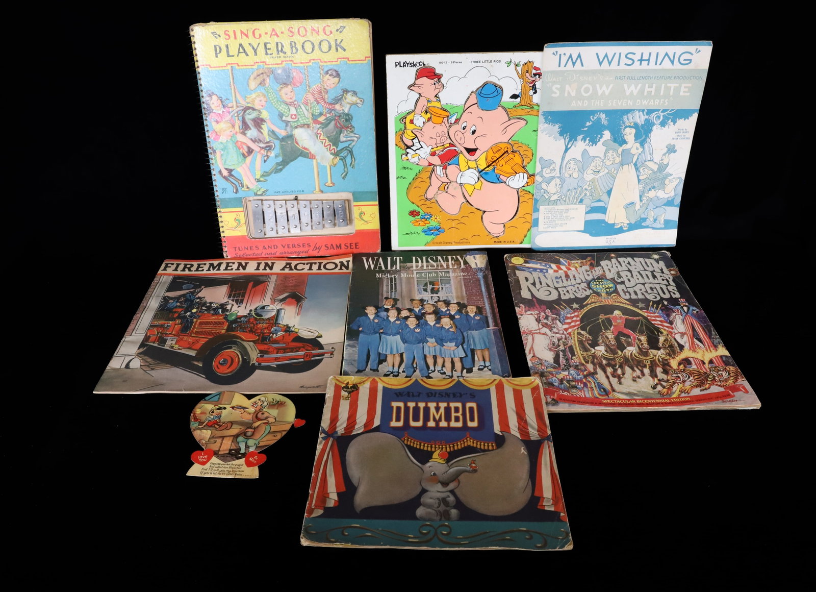 LOT OF VINTAGE PAPER GOODS (1 of 5)
