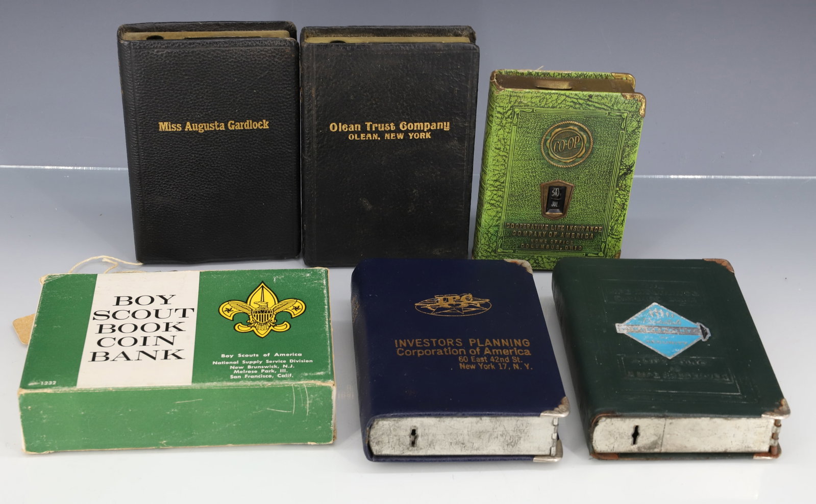 (6) VINTAGE BOOK BANKS (1 of 5)