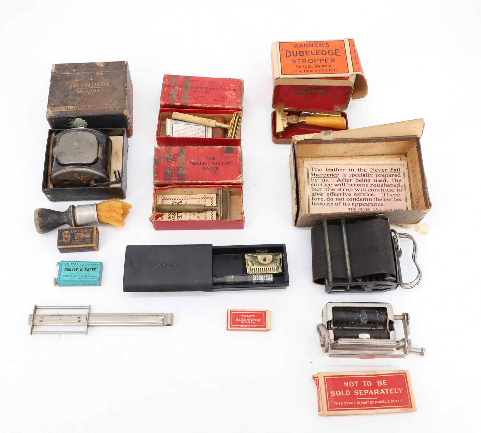 LOT OF VINTAGE SHAVING ITEMS (1 of 5)