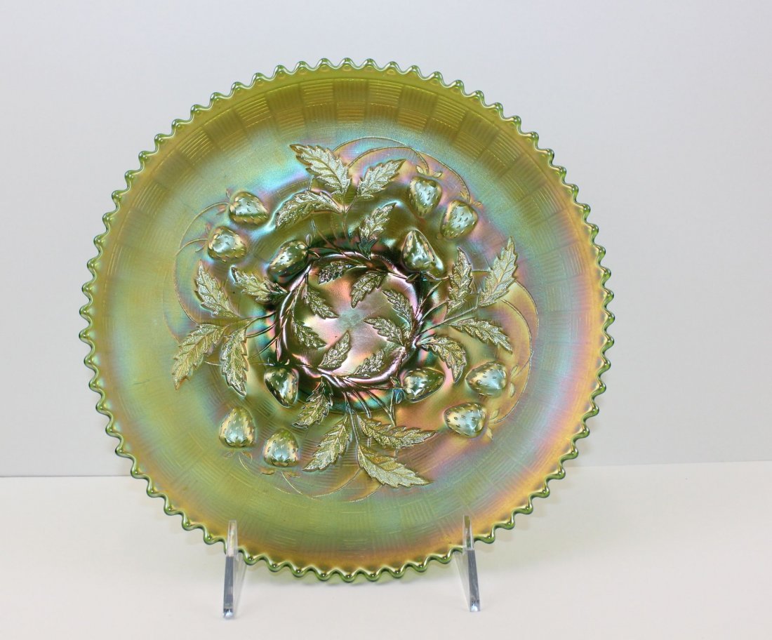 Strawberry Carnival Glass: 9" Strawberry Plate (Green)