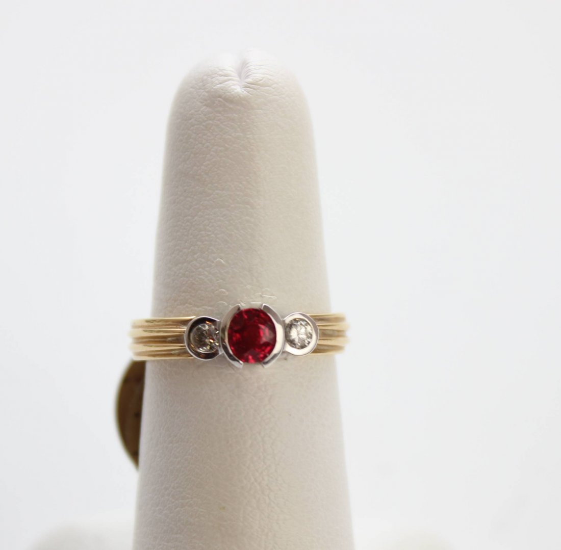14K TT RED SPINEL DIAMOND RING: SIZE 6.5 - 2 DIAMONDS @ .14CT TW - SPINEL @ .40 - VAN LACHMAN DESIGN - 2.8DWT