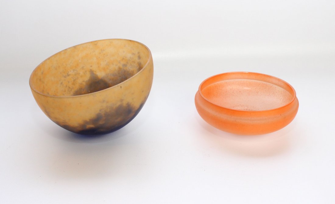 DAUM NANCY LAMP SHADE W/ DRESSER JAR BASE: CROOS OF LORRAINE - ENGRAVED SIGNATURE 5 1/2" X 3 1/2"