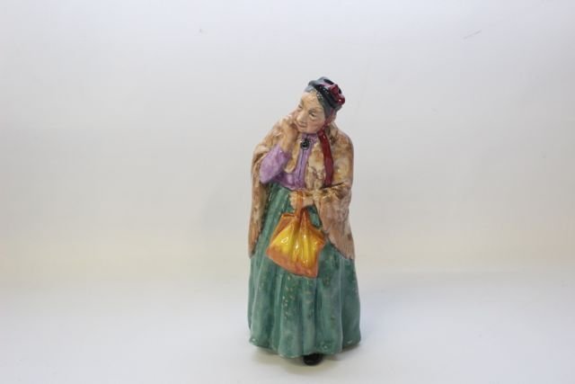 ROYAL DOULTON FIGURINE: ROYAL DOULTON FIGURINE BRIDGET HN 2070 7 1/2"