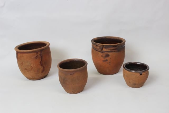 GROUP OF REDWARE: (4) 19TH CENTURY APPLE BUTTER CROCKS W/ GLAZED INTERIORS 2 3/4" TO 5 1/4"