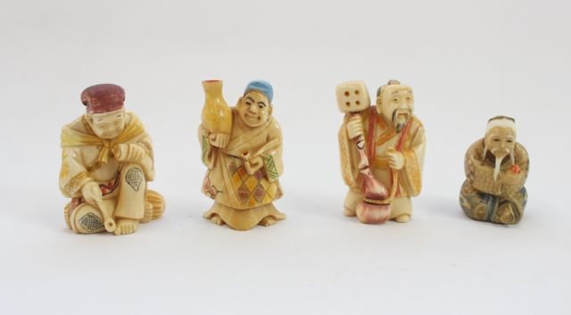 CARVED CHINESE NETSUKES: LOT OF 4 - MEN FIGURES 1 1/2" TO 2"