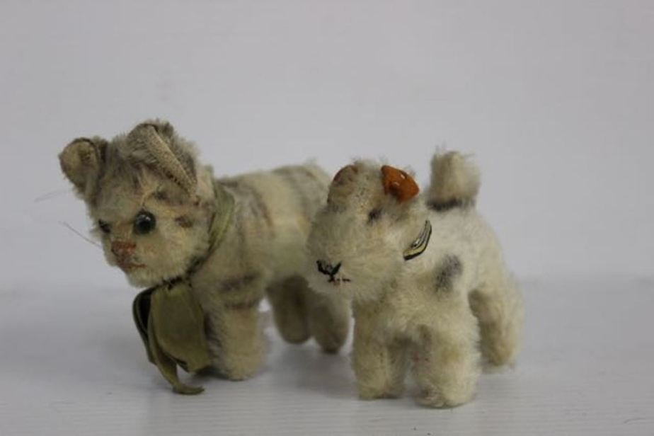 PR. STEIFF ANIMALS: DOG AND KITTEN STEIFF ANIMALS - TAG IN EAR 3 1/2" - 4"
